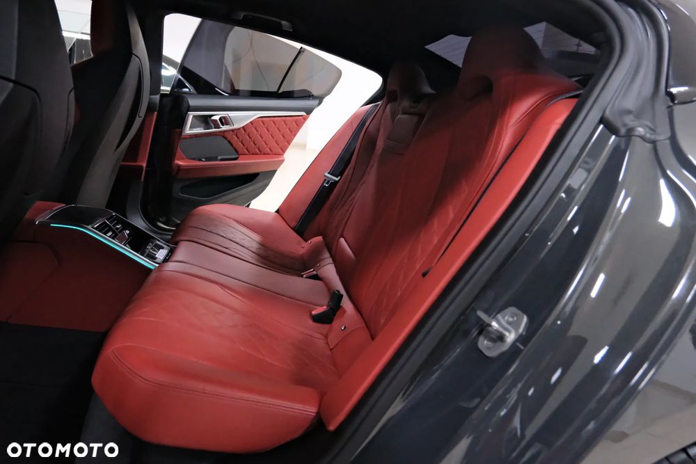 BMW M8 - 25