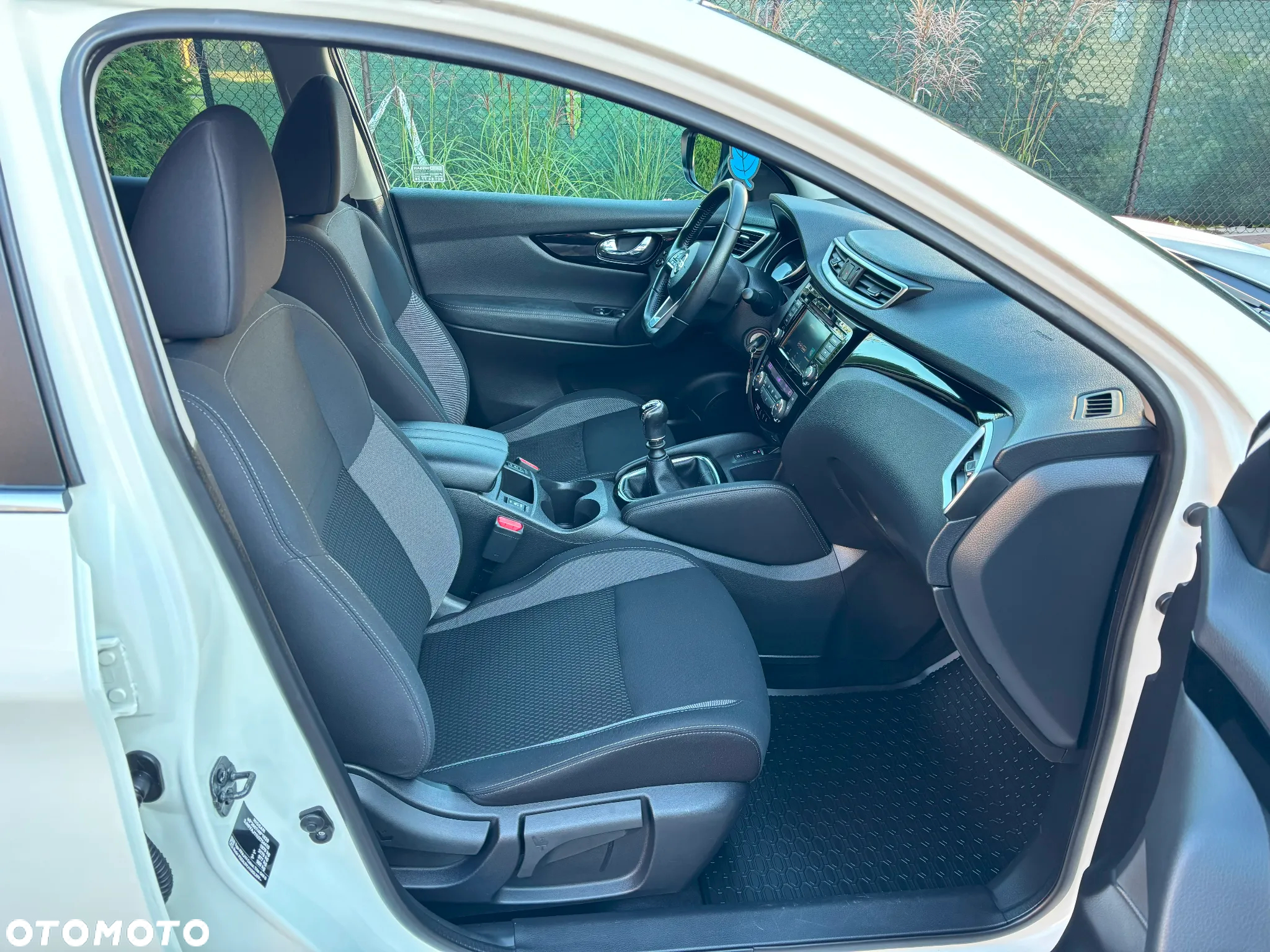 Nissan Qashqai 1.3 DIG-T N-Connecta - 29