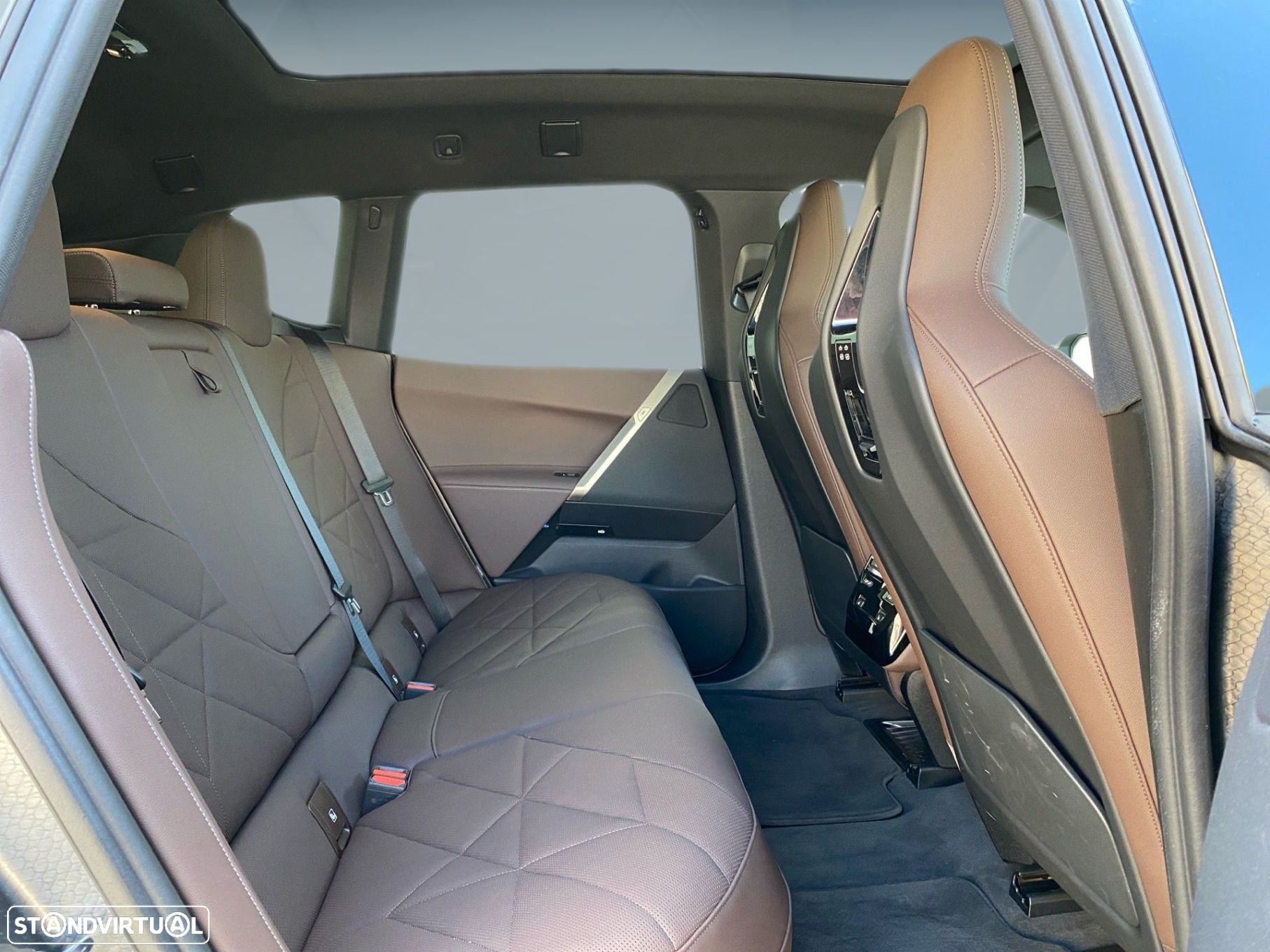 BMW iX xDrive 50 Pack Desportivo - 23
