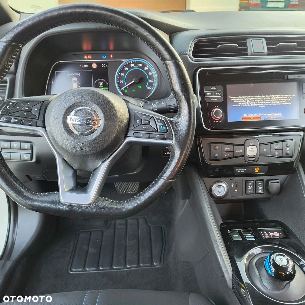 Nissan Leaf 40kWh N-Connecta - 11