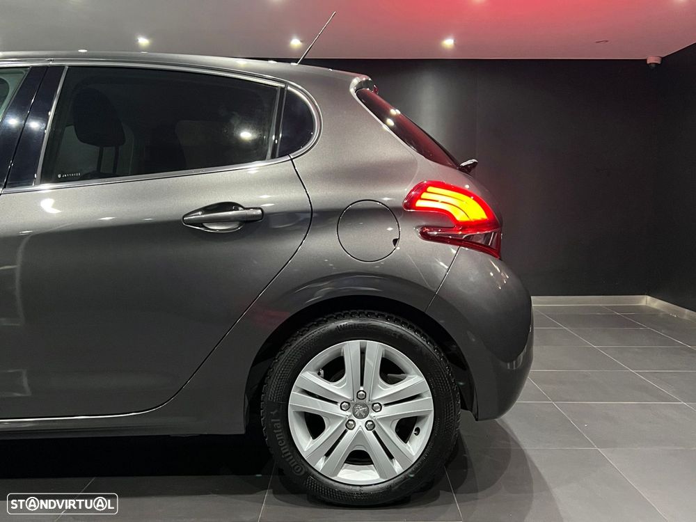 Peugeot 208 1.2 PureTech Allure - 5