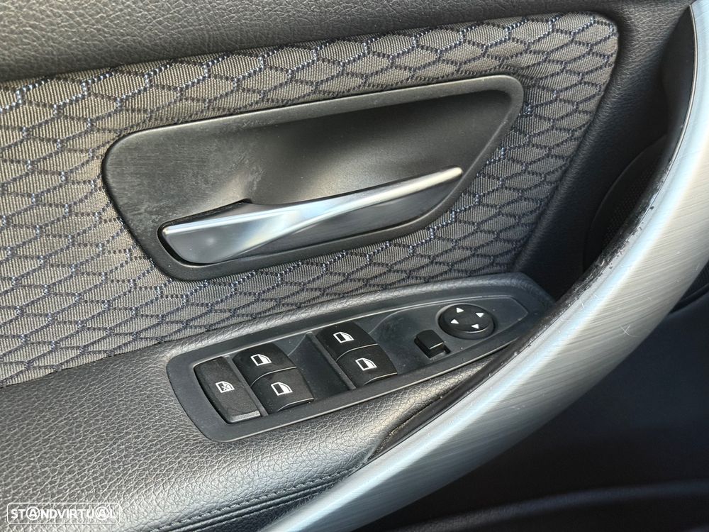 BMW 320 d Touring Pack M - 25