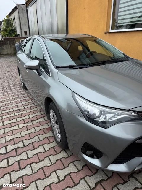 Toyota Avensis 1.6 D-4D Active - 4