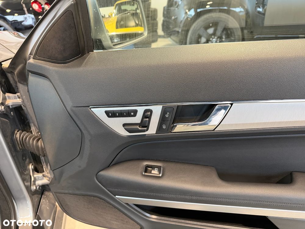 Mercedes-Benz Klasa E 350 BlueEFFICIENCY 7G-TRONIC Avantgarde - 17