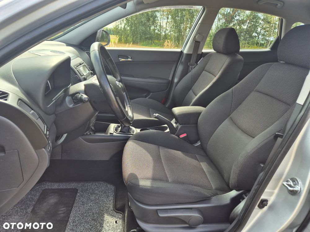 Hyundai i30 1.6 blue Comfort - 9