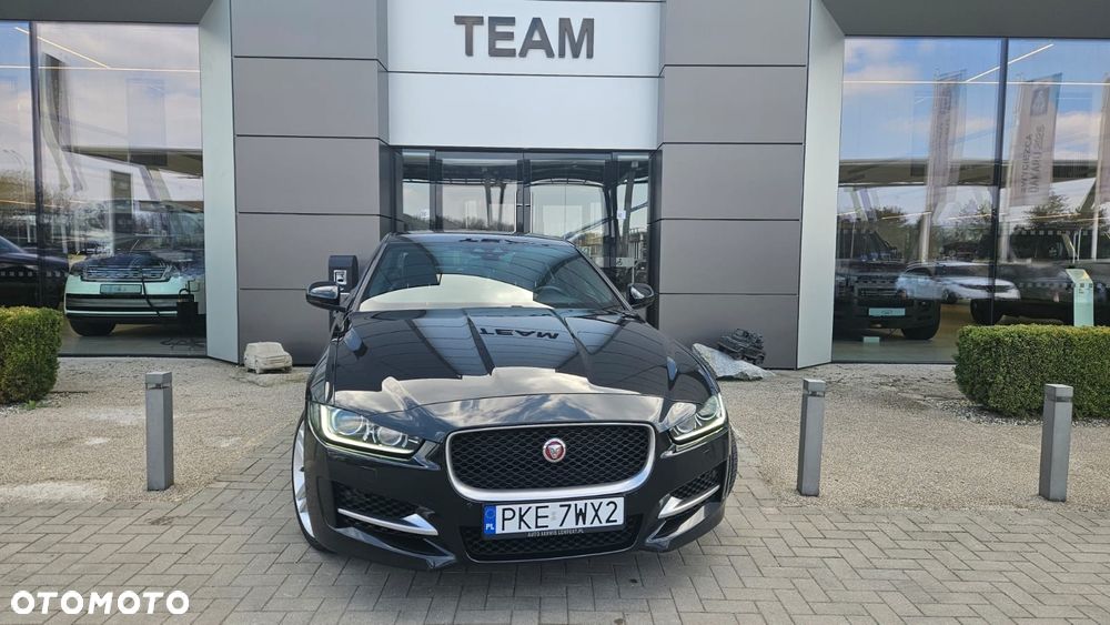 Jaguar XE - 1