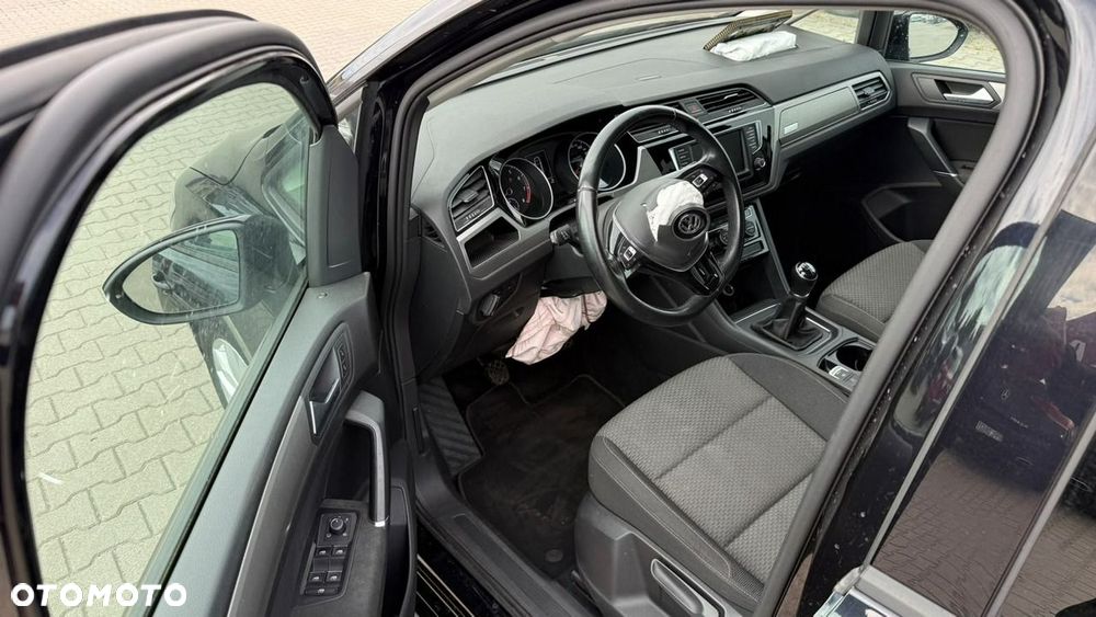Volkswagen Touran - 8