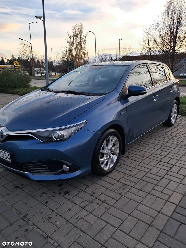 Toyota Auris Hybrid 135 Premium - 2