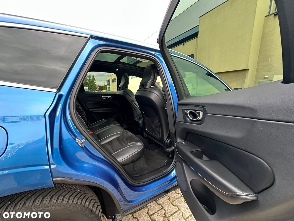 Volvo XC 60 D5 AWD R-Design - 16