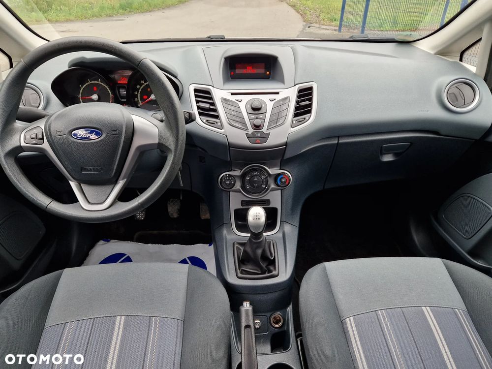 Ford Fiesta 1.4 Champions Edition - 21