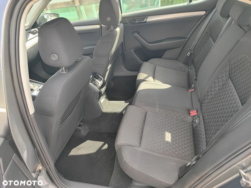 Skoda Superb 2.0 TDI SCR Ambition DSG - 18
