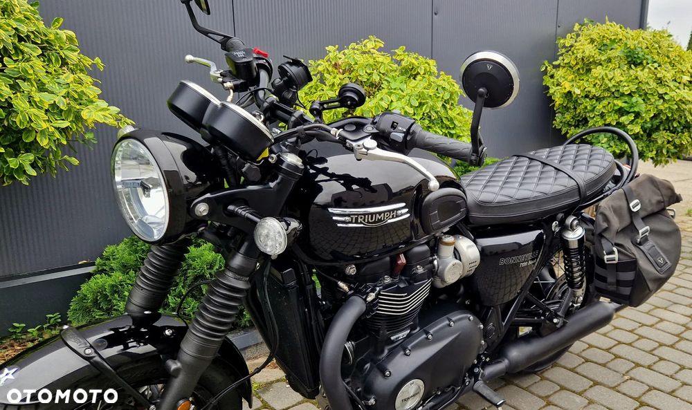 Triumph Bonneville - 22