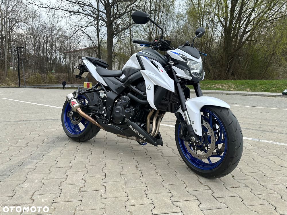Suzuki GSX - 4