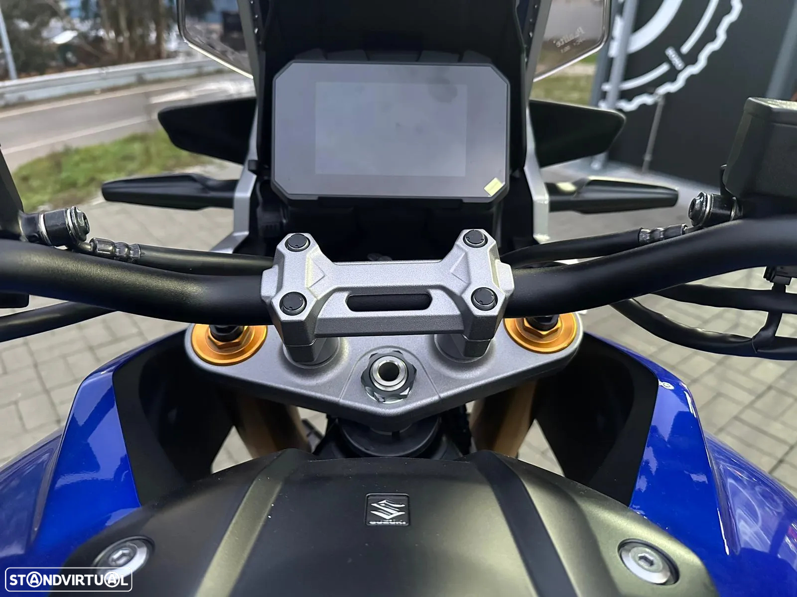 Suzuki V Strom 1050 DE - 10