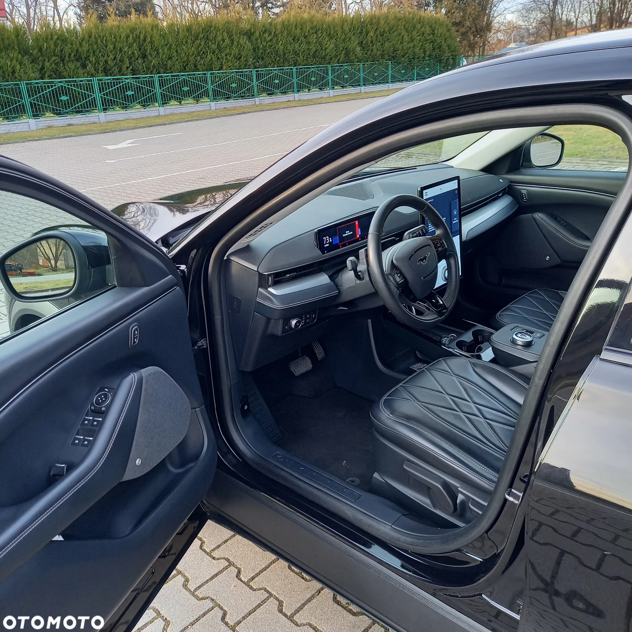Ford Mustang Mach-E 98kWh RWD Premium - 13
