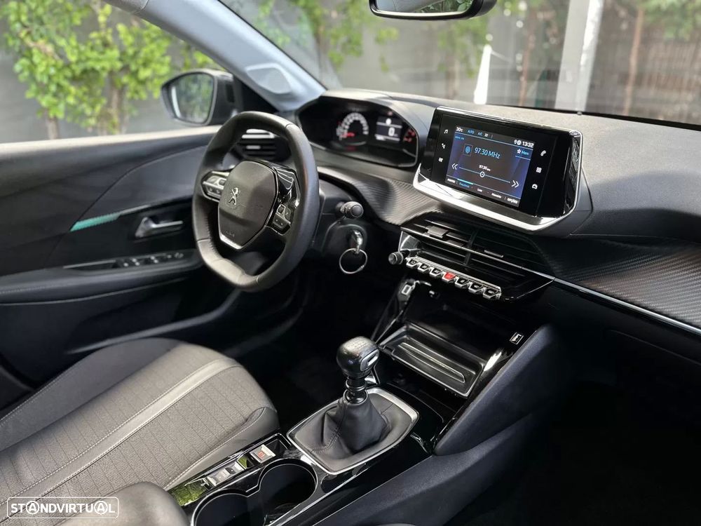 Peugeot 208 1.2 PureTech Allure - 8