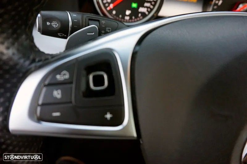 Mercedes-Benz E 220 d AMG designo - 19