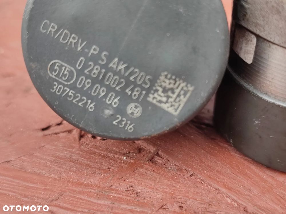 BMW E46 / E53 / E60 / E60 LCI / E61 / E61 LCI / E63 LCI / E64 LCI / E65 / E66 / E70 / E70 LCI / E71 / E83 / E83 LCI / E87 / E90 / E90 LCI / E91 / E91 LCI / E92 / E92 LCI / E93. ORYGINALNE CZUJNIKI CIŚNIENIA PALIWA Z LISTWY WTRYSKOWEJ DO GAMY SILNIKÓW M47 / M57. O NR: 7 787 167 OEM. DZIAŁAJĄCE W 100%. - 7