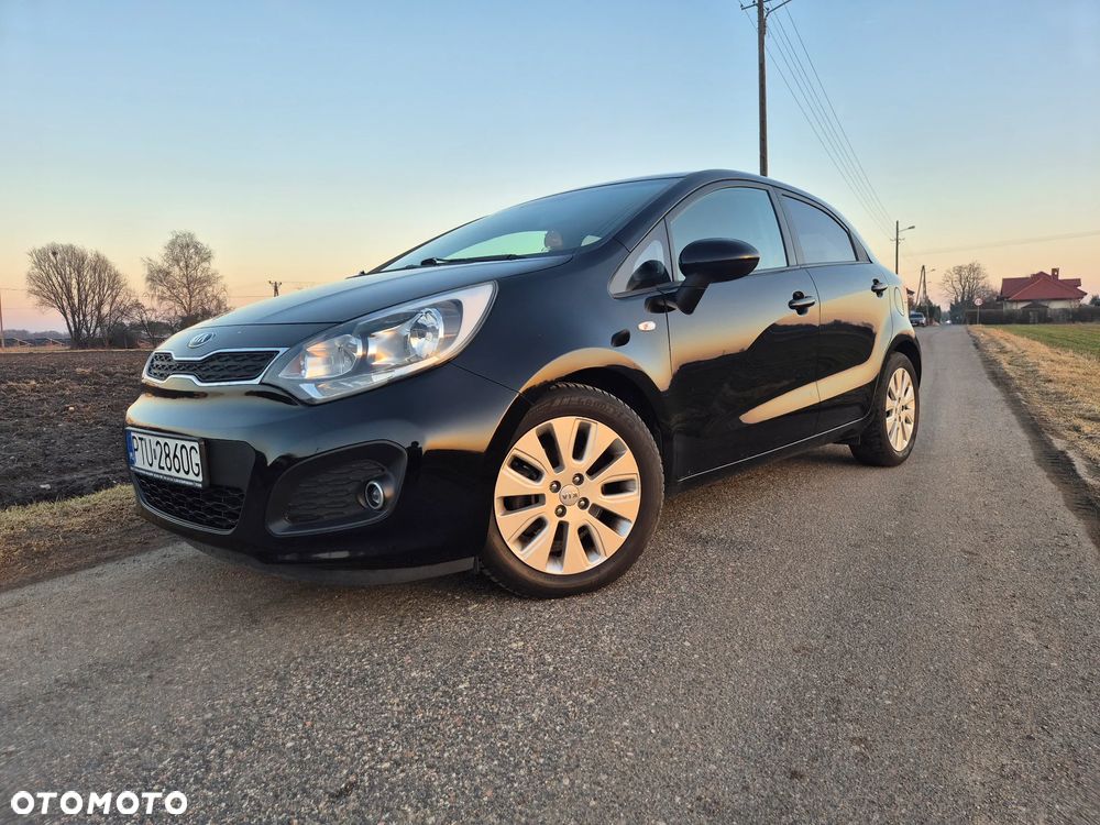 Kia Rio 1.1 CRDI Fifa World Cup Edition - 1