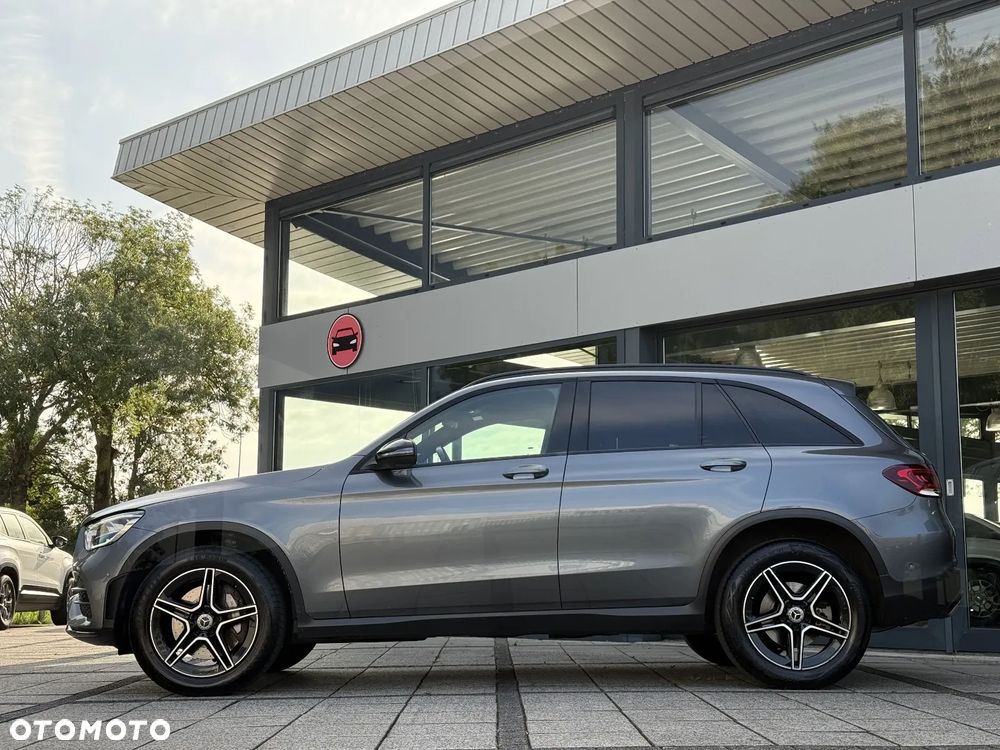 Mercedes-Benz GLC 300 e 4-Matic - 2