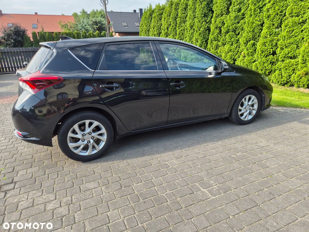 Toyota Auris - 4