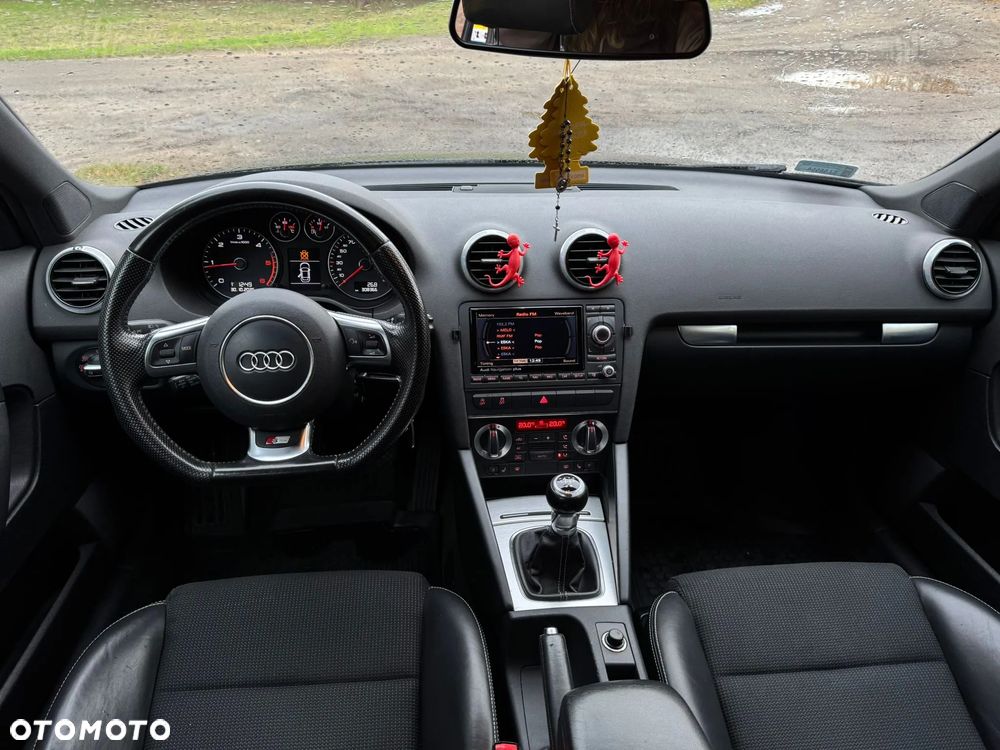 Audi A3 Sportback 1.6 TDI S line Sportpaket - 16