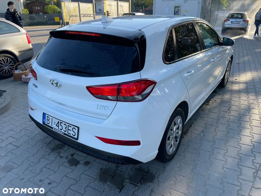 Hyundai i30 1.5 DPI Classic + - 5