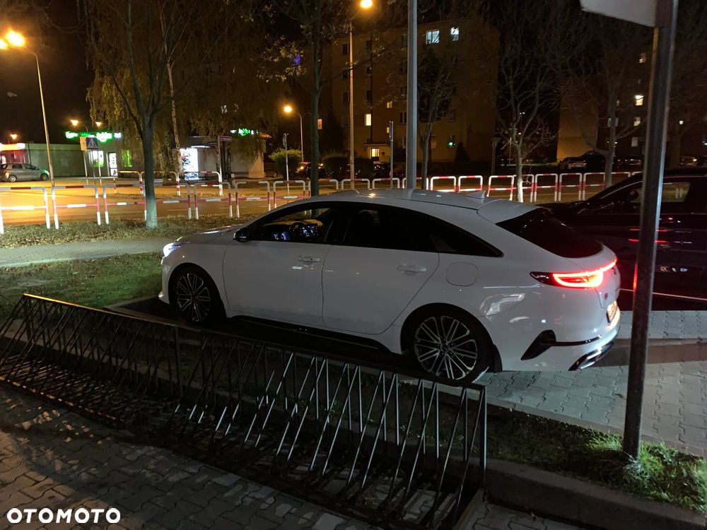 Kia ProCeed - 16