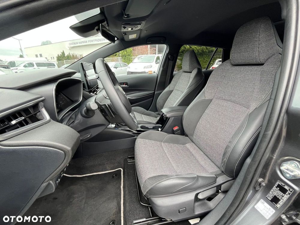 Toyota Corolla 2.0 Hybrid Style - 29