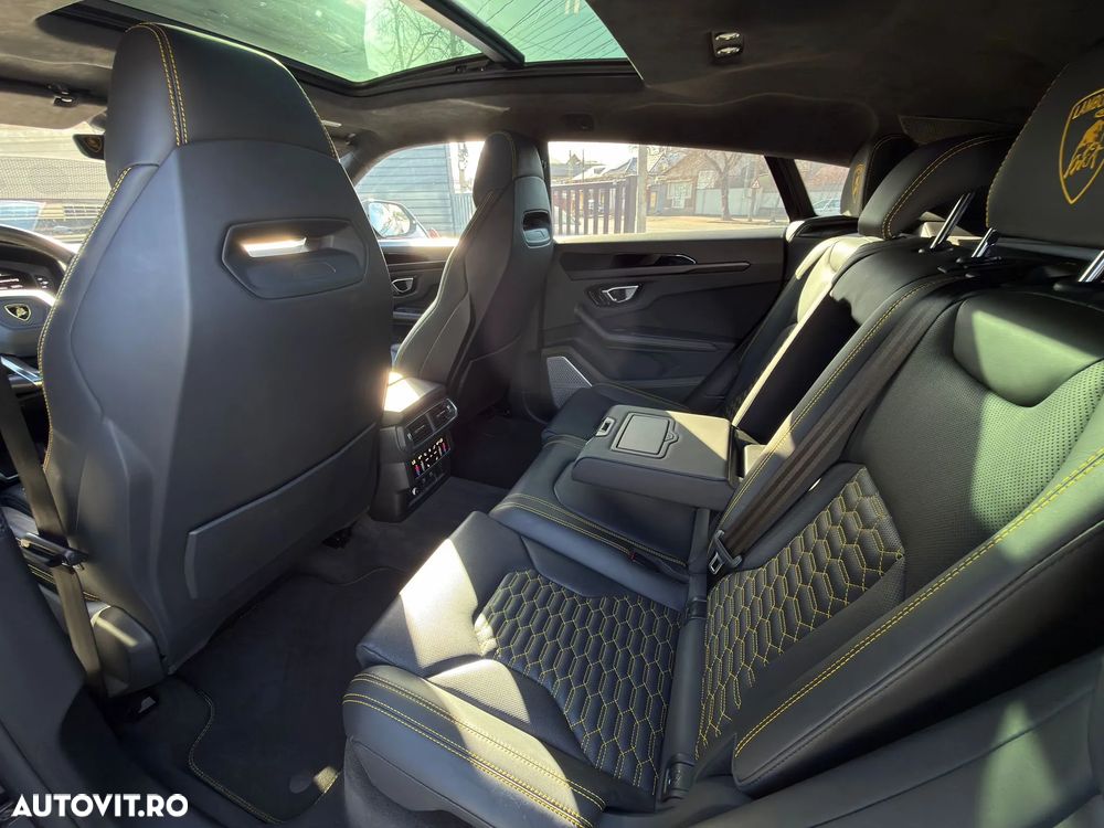 Lamborghini URUS - 21