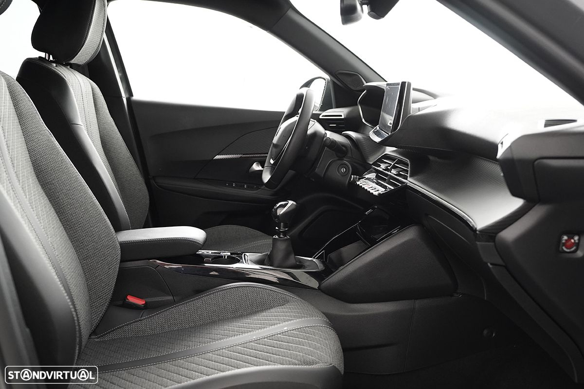 Peugeot 2008 1.2 PureTech Allure - 23