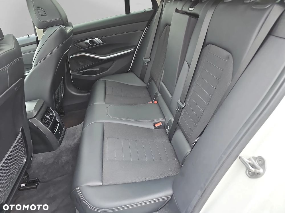 BMW Seria 3 - 21