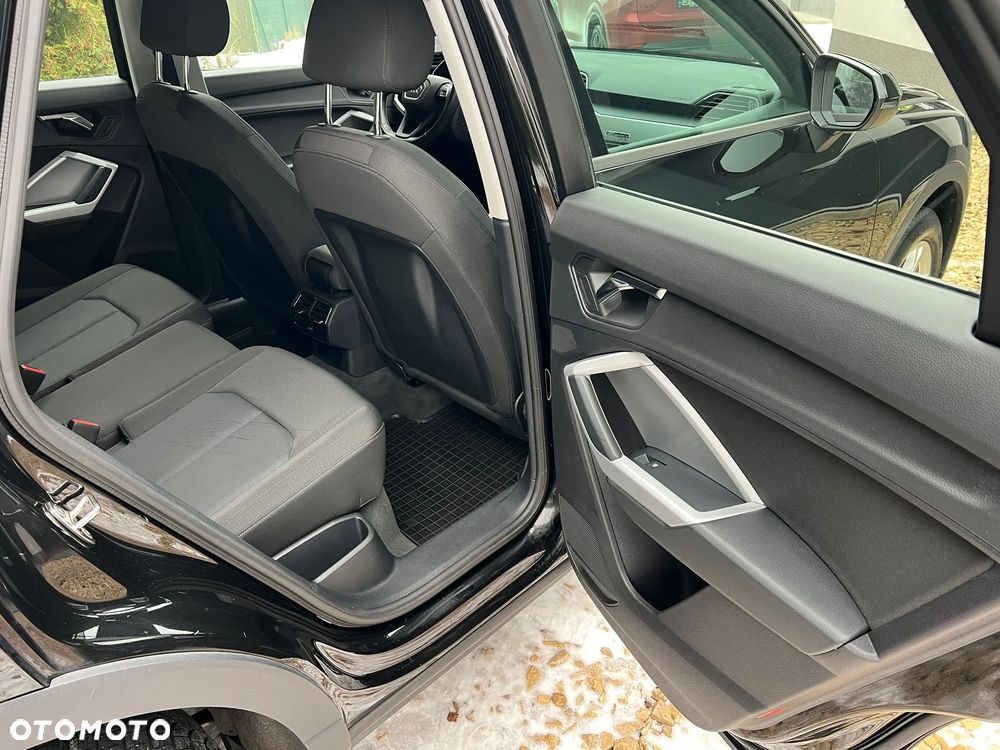 Audi Q3 35 TFSI S tronic - 4
