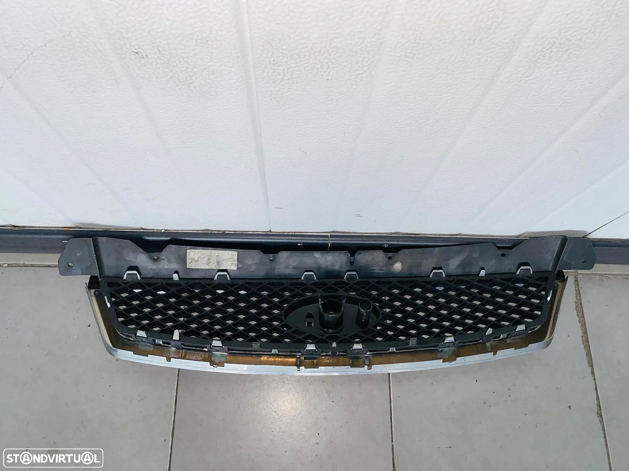 Grelha Superior Ford C-Max - 2003 / 2007 - G387 - 4