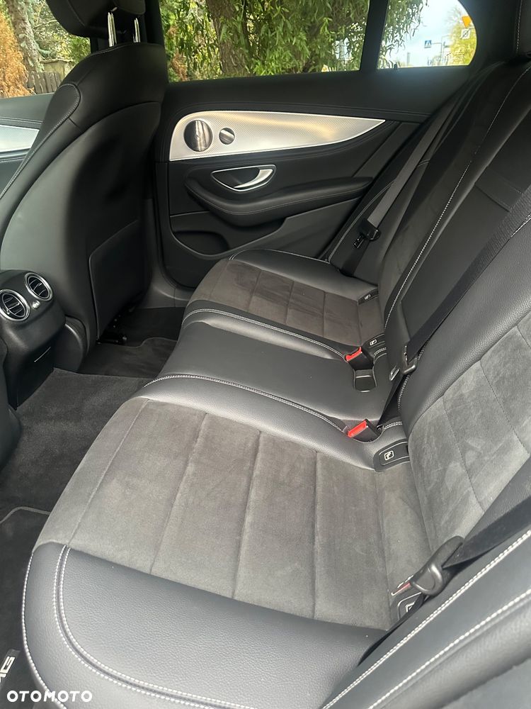 Mercedes-Benz Klasa E 220 d AMG - 35