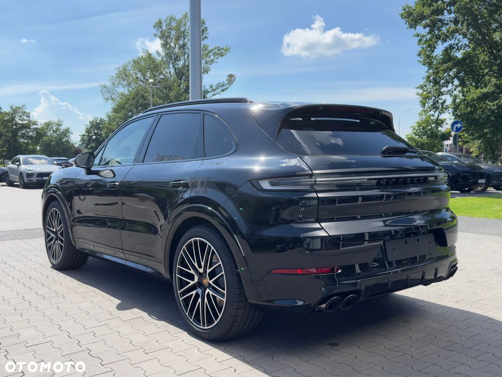 Porsche Cayenne GTS - 7
