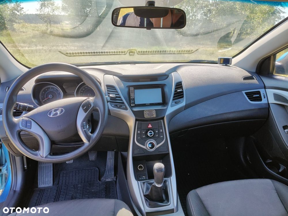 Hyundai Elantra - 7
