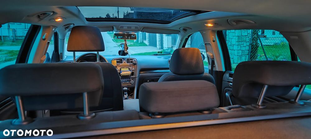 Volkswagen Golf 1.6 TDI DPF Highline - 12