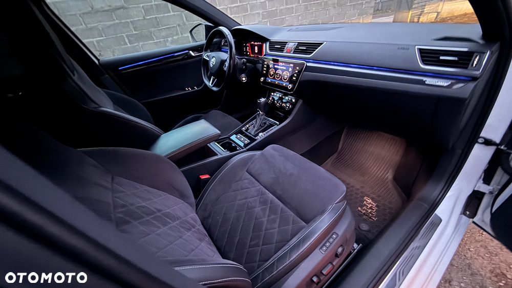 Skoda Superb 2.0 TDI DSG Sportline - 31