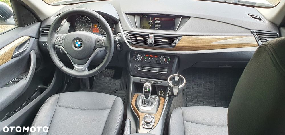 BMW X1 xDrive28i Sport Line - 10