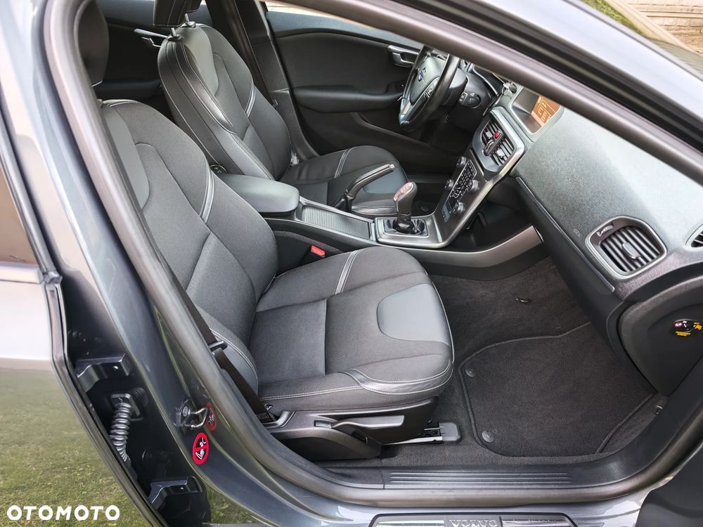 Volvo V40 D2 Momentum - 20