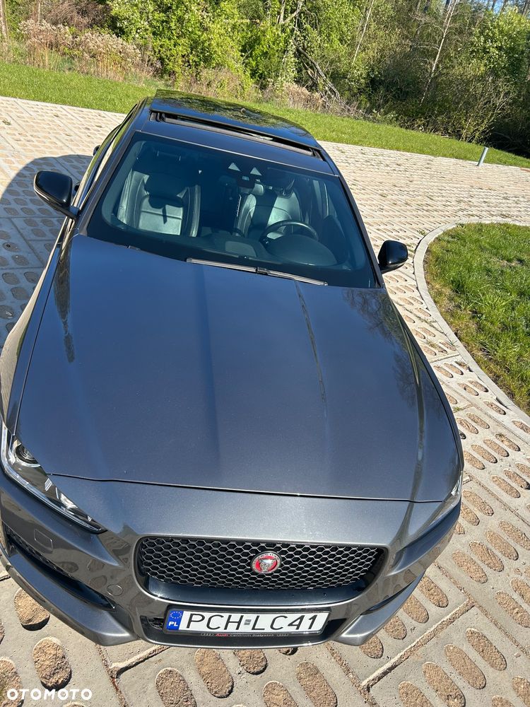Jaguar XE - 12
