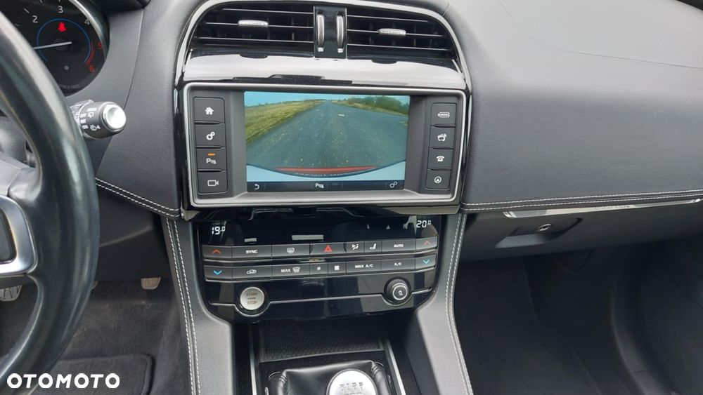 Jaguar F-Pace 20d AWD R-Sport - 20