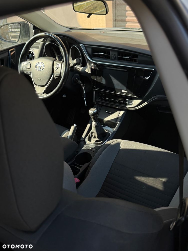 Toyota Auris 1.6 D-4D Prestige - 31