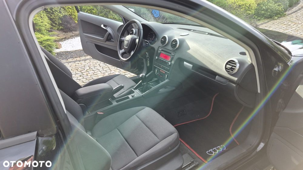 Audi A3 3-drzwiowe 1.6 Attraction - 13