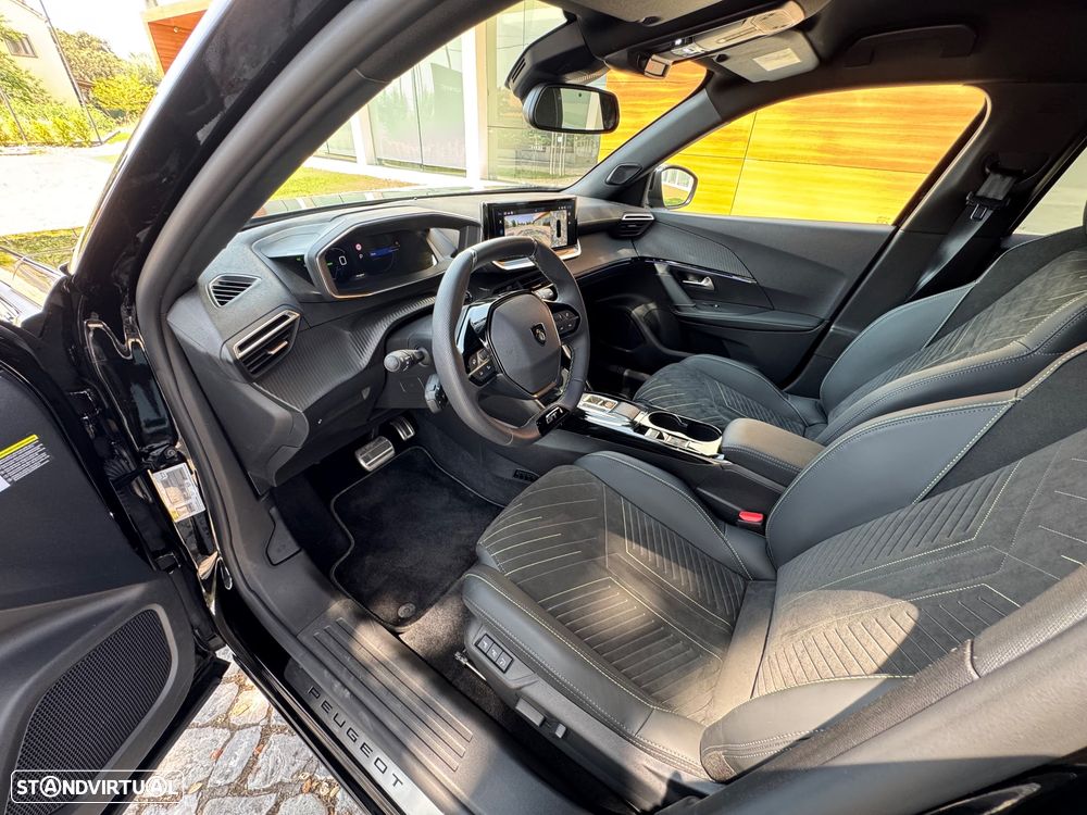Peugeot e-2008 54 kWh GT - 20