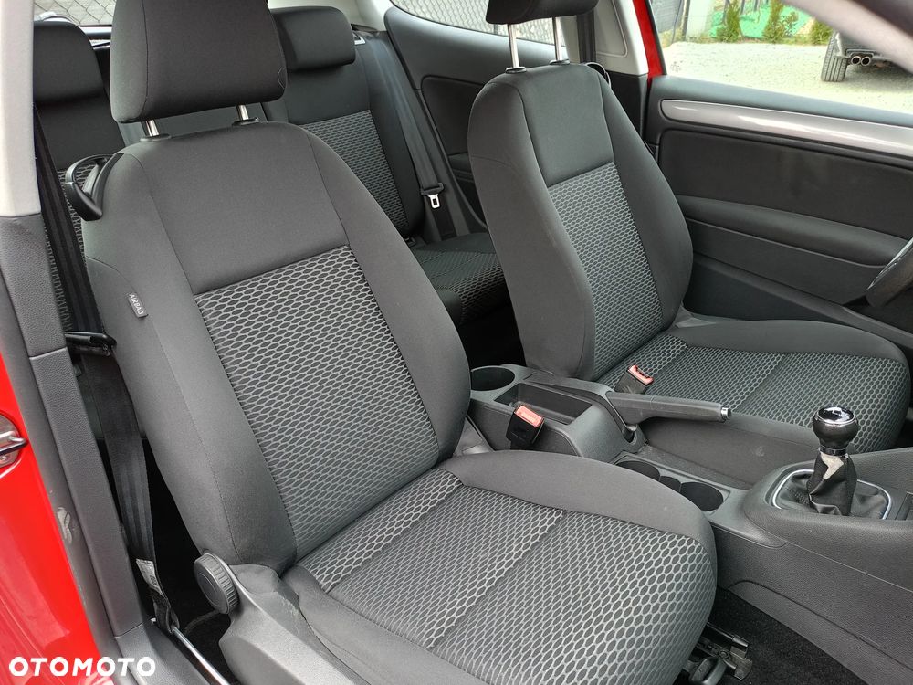 Volkswagen Golf - 10