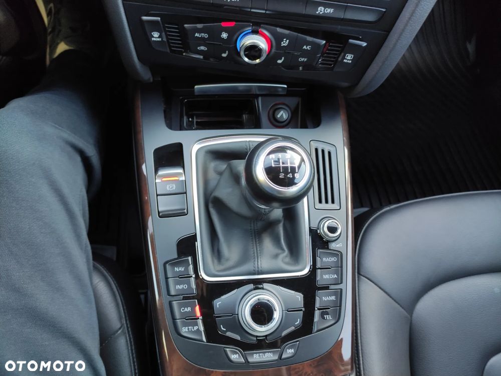Audi A4 Limousine 2.0 TFSI Limited Edition - 24