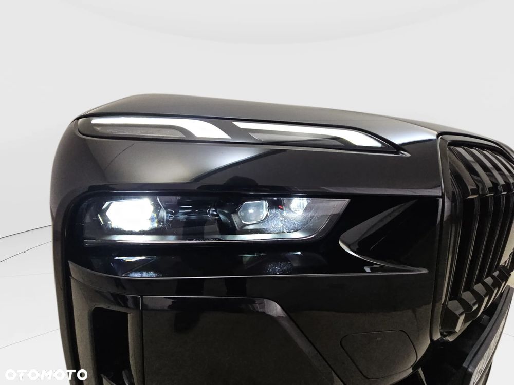BMW Seria 7 - 38
