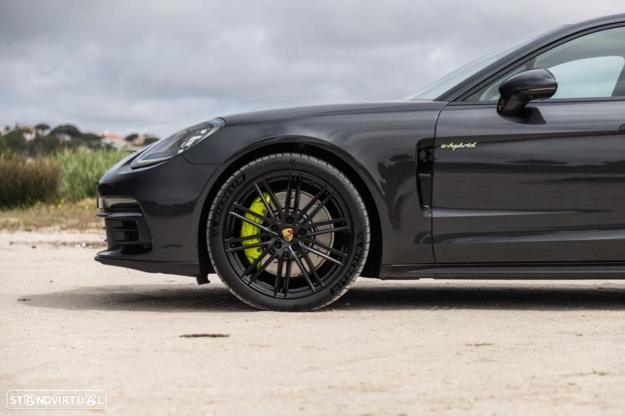 Porsche Panamera Sport Turismo 4 E-Hybrid - 15